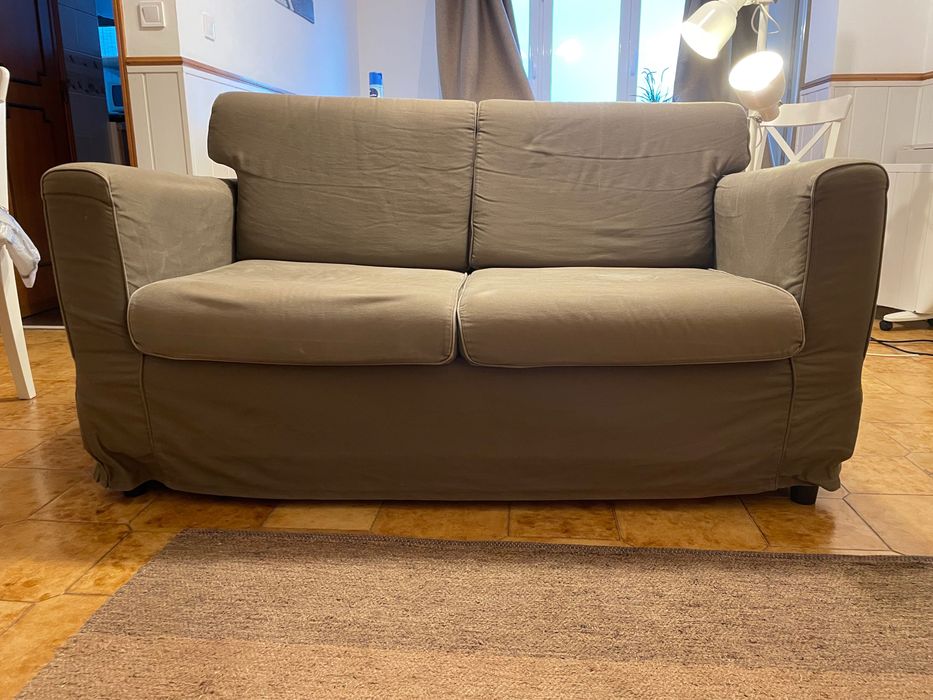 Sofá IKEA 2 lugares (castanho claro - bege escuro)