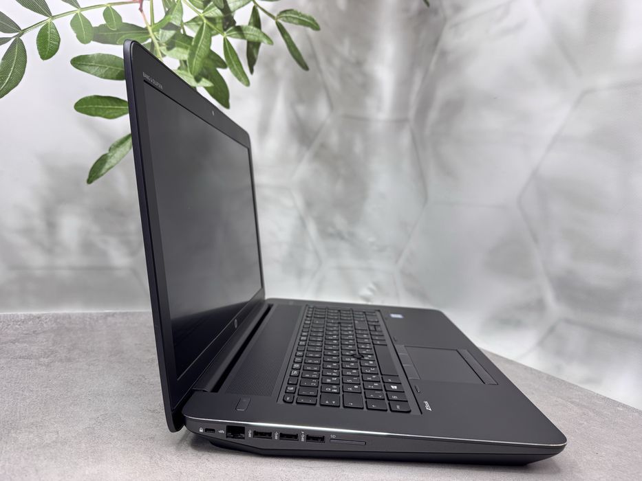 Quadro P5000 16GB/HP ZBook 17 G4 / i7-7820HQ / 32GB / 512GB SSD/17.3" IPS