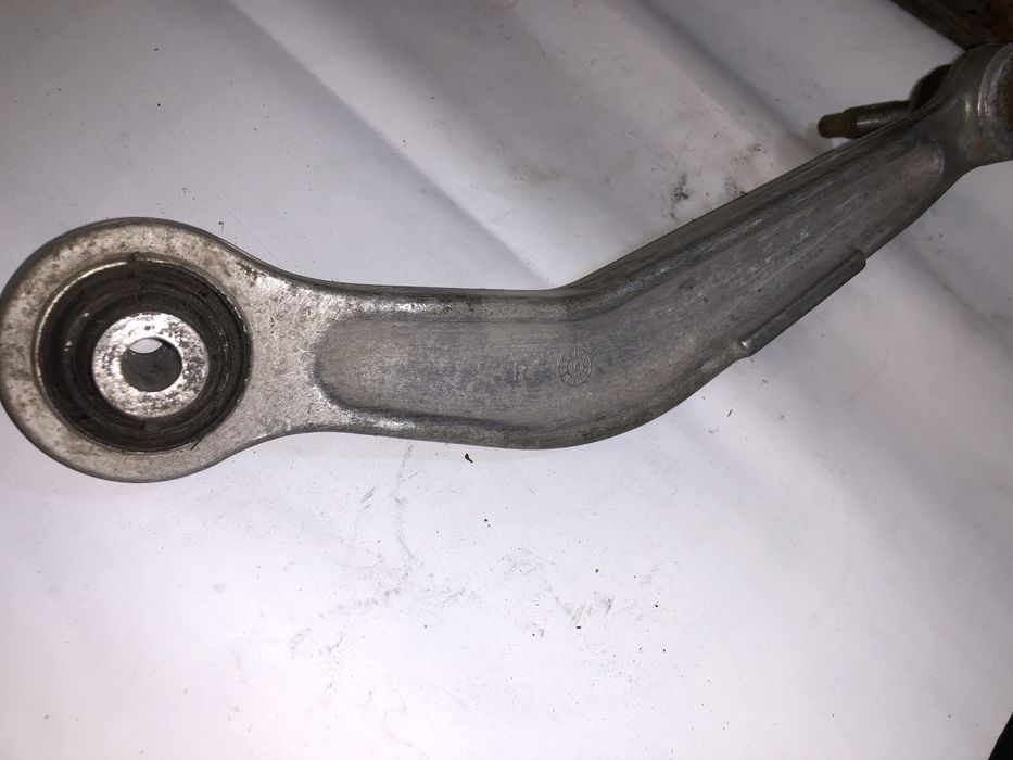Задній верхній важіль лівий 33326770817 відреставрований  Bmw e39