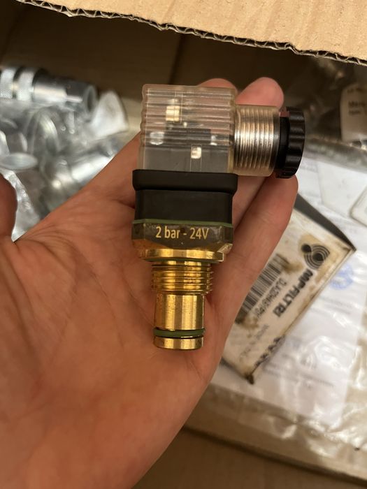 электрогидравлический клапан MP Filtri DLA20HA51P01 (Made in Italy).