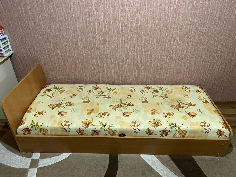 Ліжко односпальне