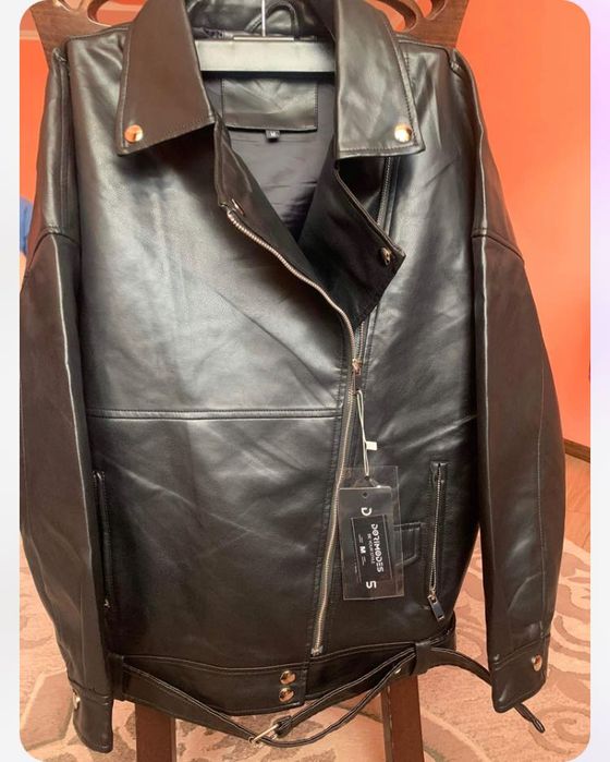 Куртка жіноча розмір М