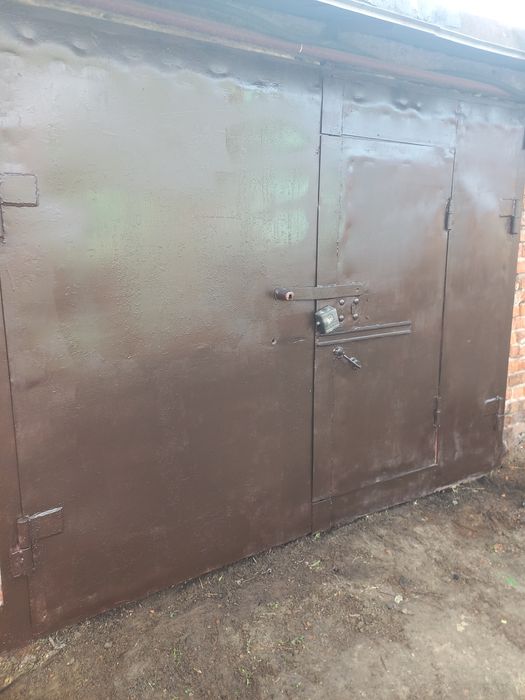 Продам капітальний гараж на Боженка