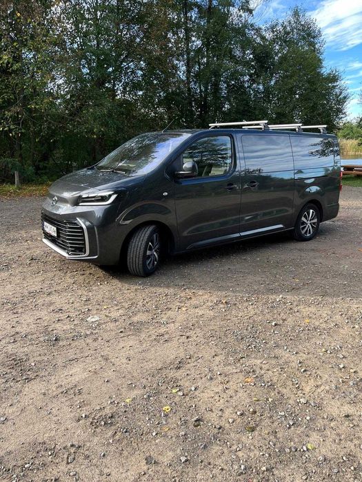 Wynajem Busa Busów Wypożyczalnia Toyota