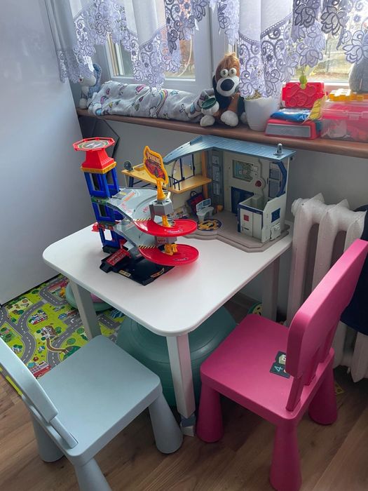 Stolik i 2 krzeselka