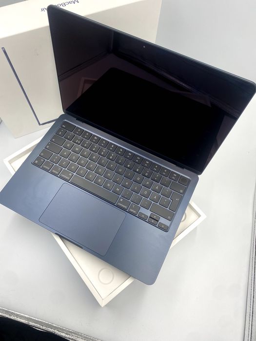 Ноутбук Apple MacBook Air 13“ M2 16/256GB Midnight (MC7X4) 2024