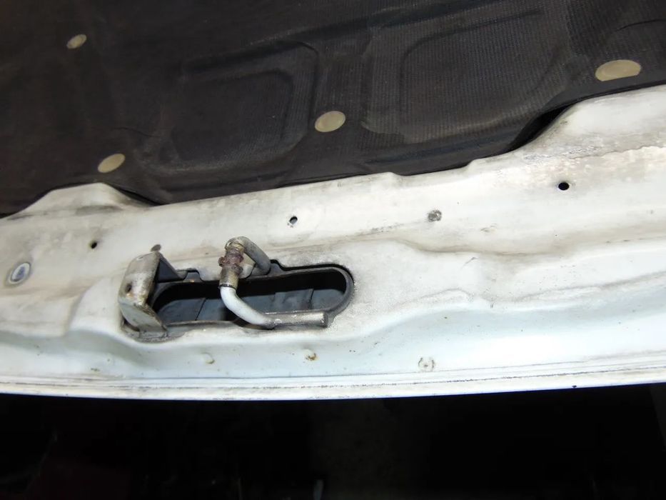 Mitsubishi Space Runner capot " usado em bom estado