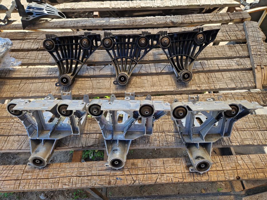 Кронштейн компрессора кондиционера Tesla Model Y/3 оригинал разборка