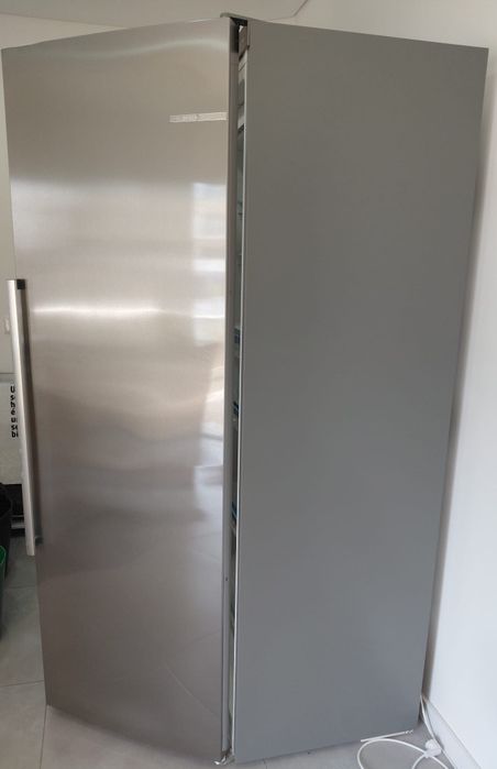 Arca Vertical BOSCH GSN36AIEP (No Frost - 186 cm - 242 L - Inox)