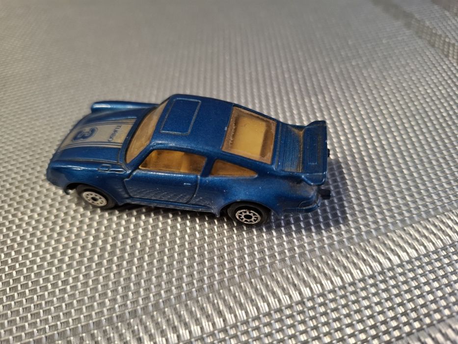 Mc toy porsche 911 turbo skala 1:64