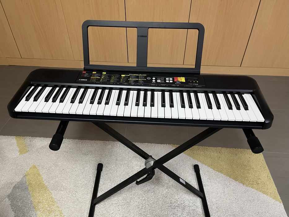 Piano yamaha PSR-F52