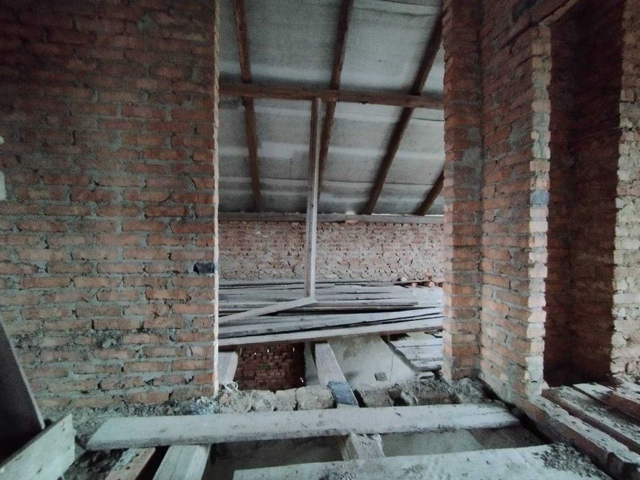 Продаж 5-к. будинок з ділянкою в м. Мостиська