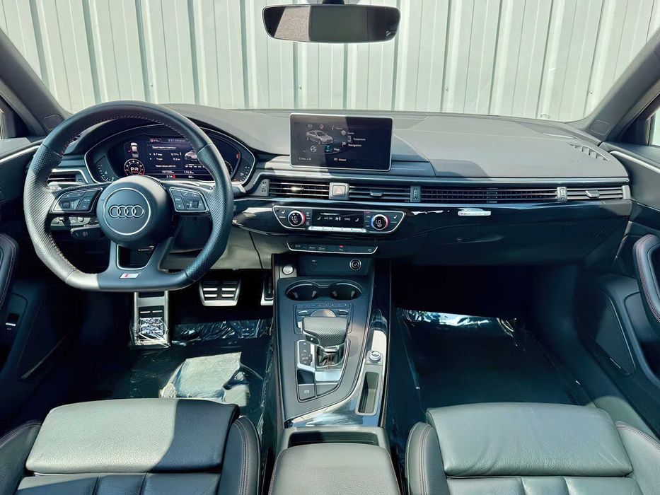 Audi A4 quattro      2018
