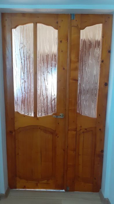 Дерев'яні  двері