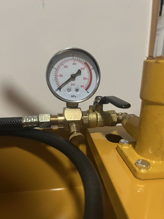 Maquina de enchimento e pressao