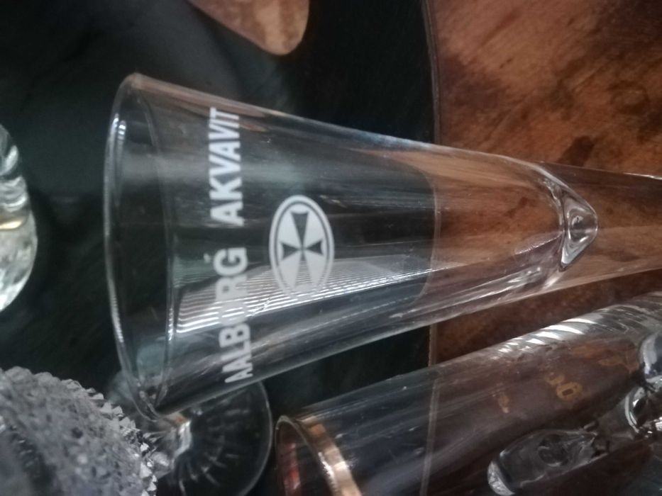 Frasco cristal e copos antigos para bar