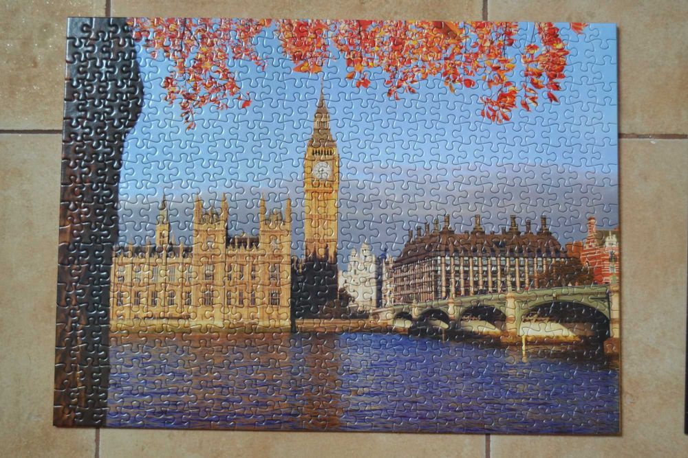 Vários puzzles 1000pcs montados