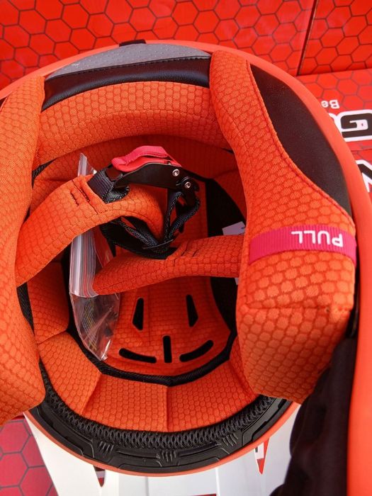 Мотошолом мотоциклетний шолом мото шлем кроссовый. Мотошолом кросовий