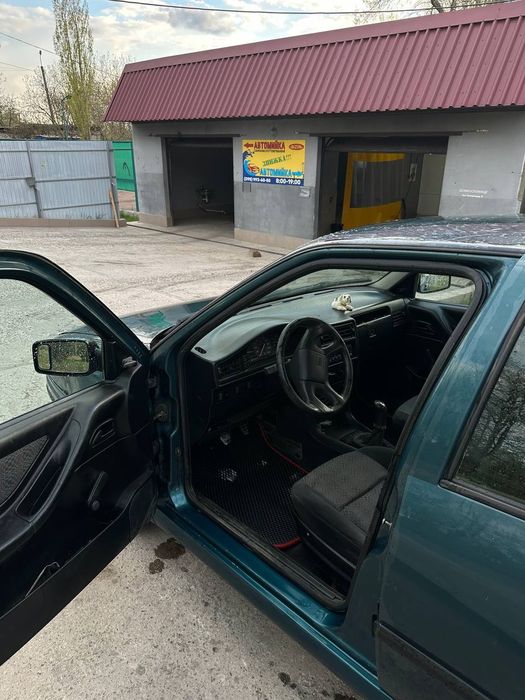 Продам seat toledo 1