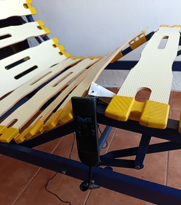 Cama / estrado elétrico elevatório