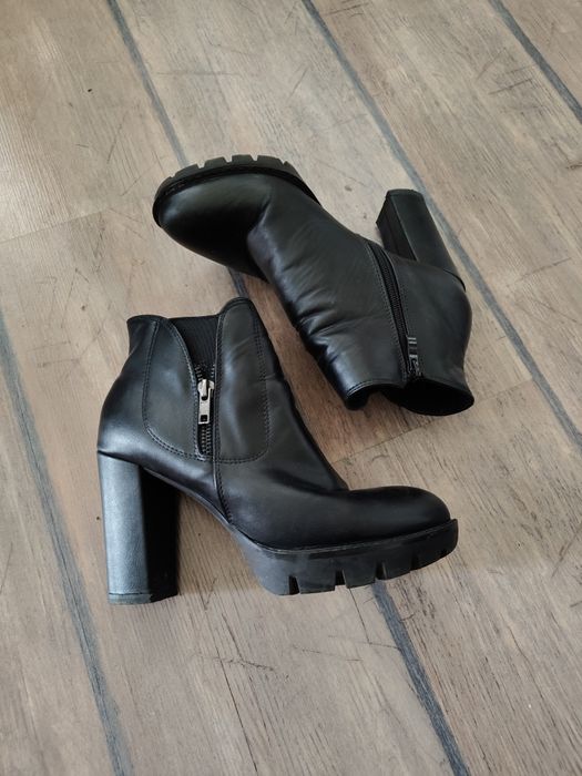 Botki na obcasie słupku