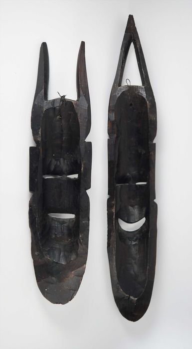 2 Mascaras de suspensão em madeira Africana 53 cm