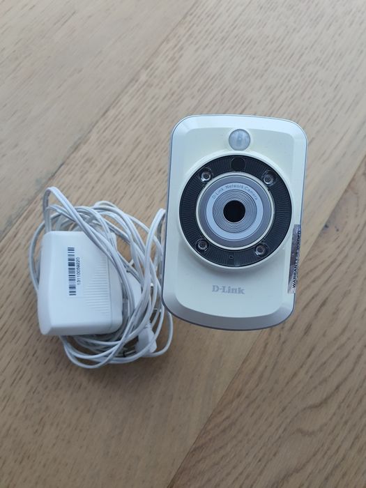 Wi-Fi камера D-Link DCS-942L +32GB + Кріплення