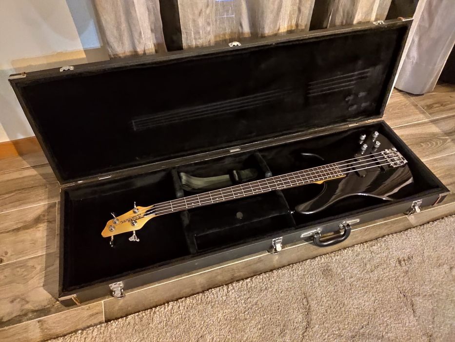 Baixo Washburn XB-200 Bantam