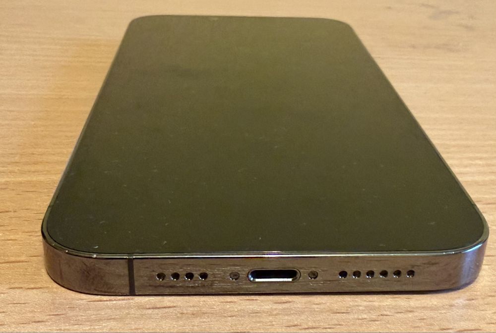 iPhone 13 Pro Max 256GB 77% kondycji baterii. Stan bardzo dobry.