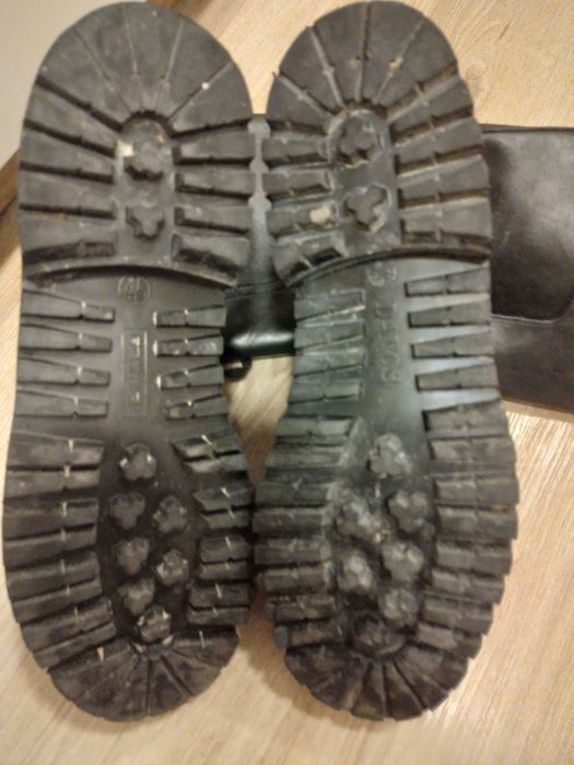 чоловічі черевики - берці