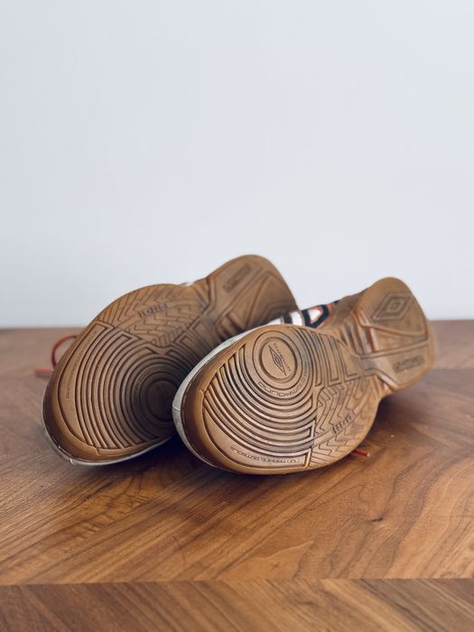 Halowe buty Umbro Campeonato S5 Sala Five, rozmiar 8,5 UK (42,5 EU)