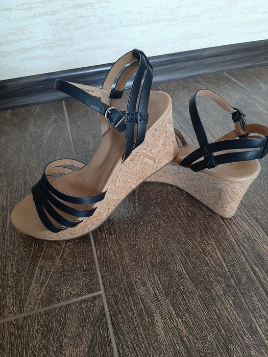 Босоніжки UGG 38 розмір