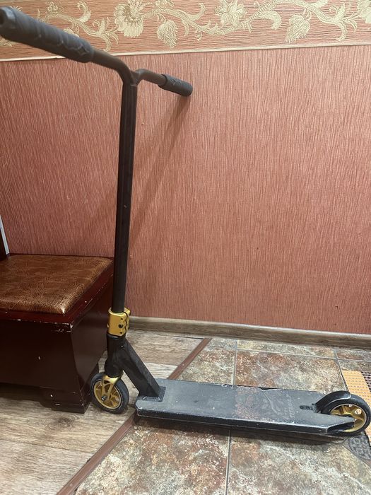 Продам трюковий самокат
