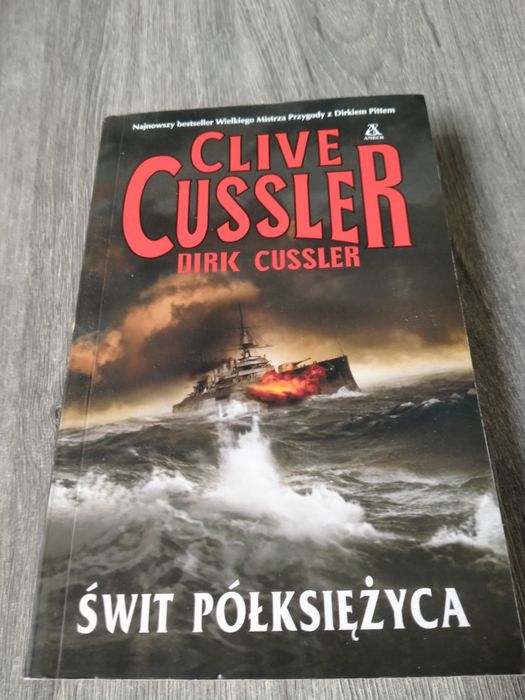 Clive Cussler Świt półksiężyca (003)