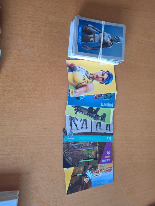 +940 Cartas e Cromos (Super Animais, Fortnite Dourados, Pokémon, Angry Birds)