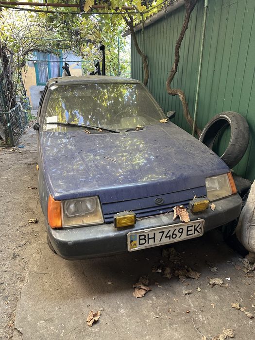 Продам машину Славута 2002 года