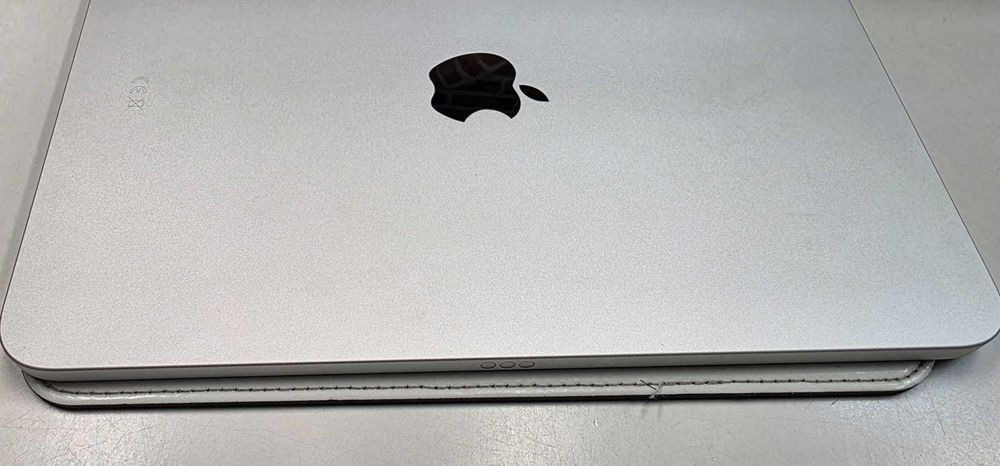 Tablet Apple Ipad 11 2025 ( A16 ) / Gwarancja / Bateria 99% / 52 cykle /  Toruń / Prezent