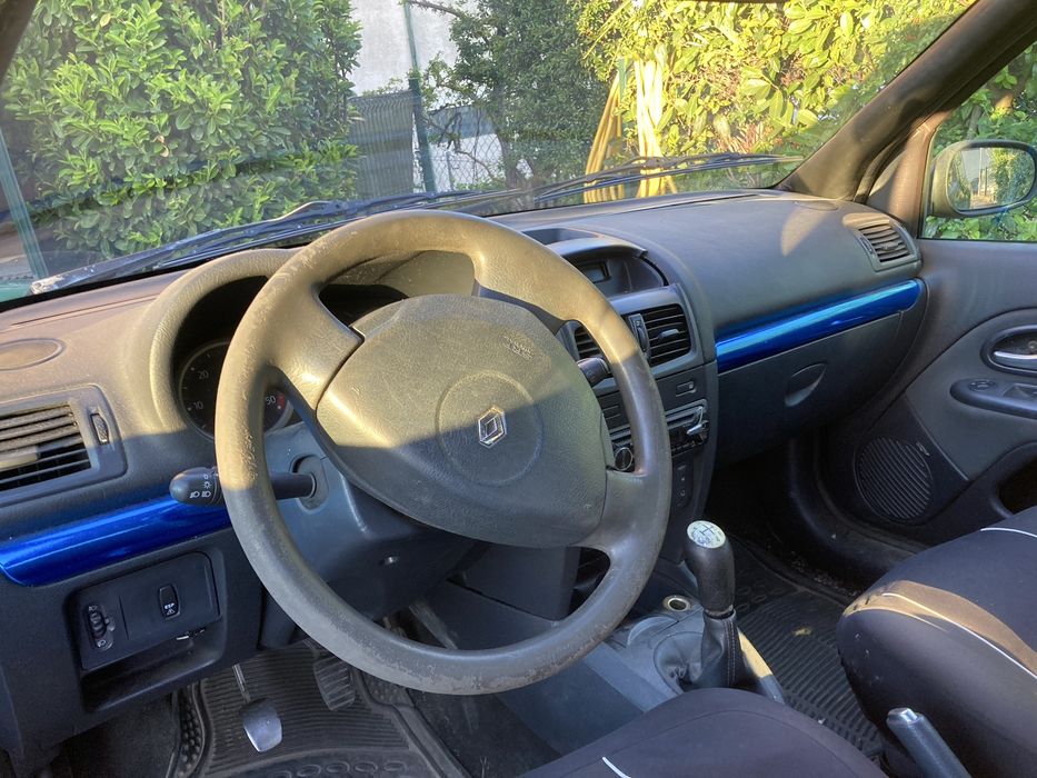 Renault clio 1.5  DCI  3 portas 5 lugares