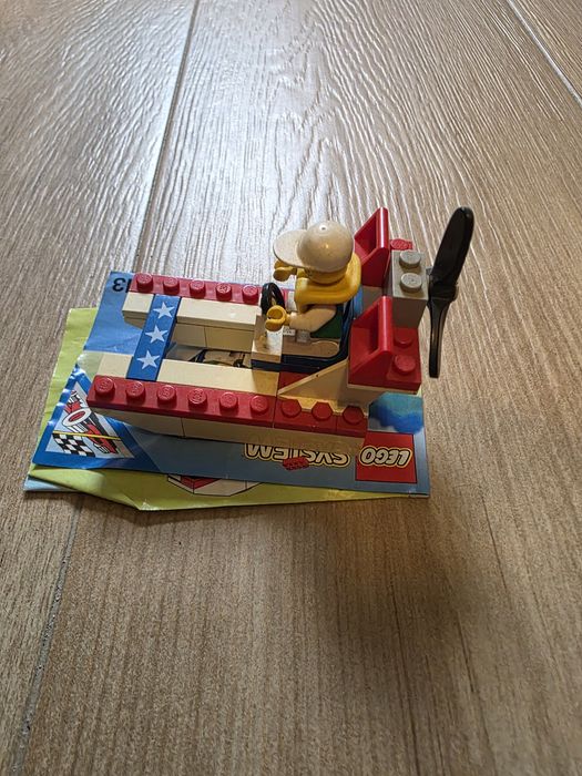 3 Legos marca Lego  década de 80/90  com manuais de instruções.