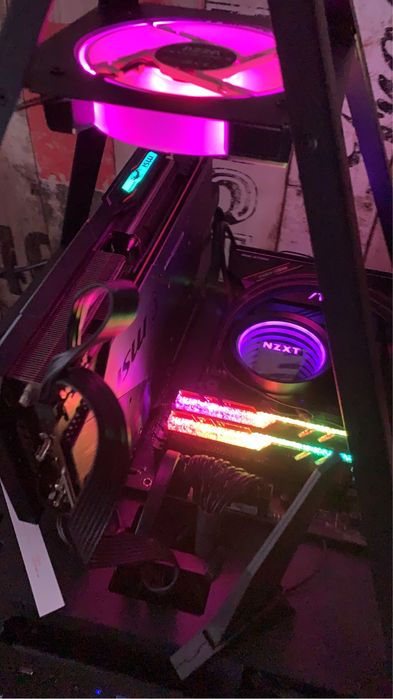 Torre- Cojunto Gamer “Pirámide do Egipto Limitada”