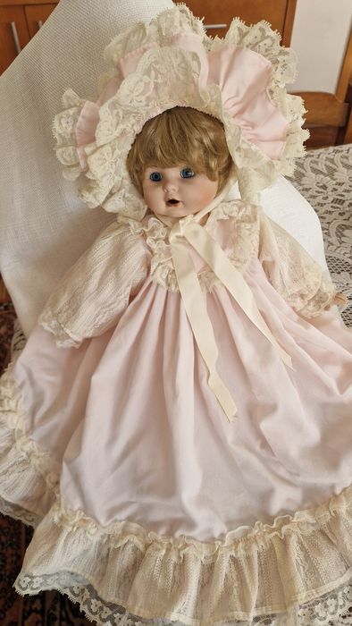 Bonecas em porcelana
