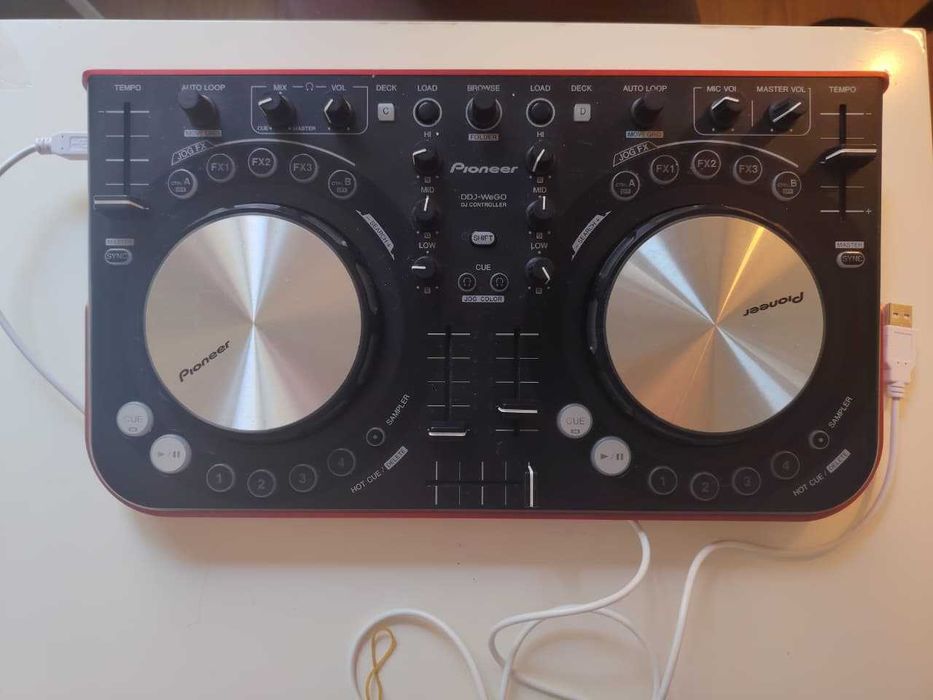 DJ Controller with cable - DDJ-WeGO-R - Multi-colour, compact DJ software controller