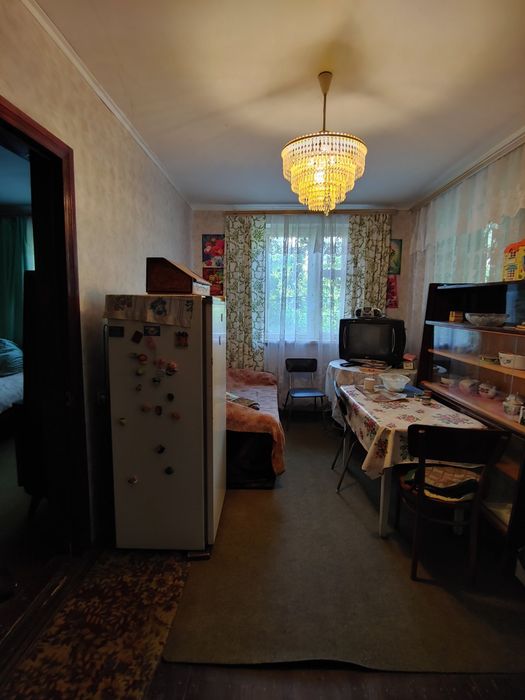 Компактний будинок біля озера