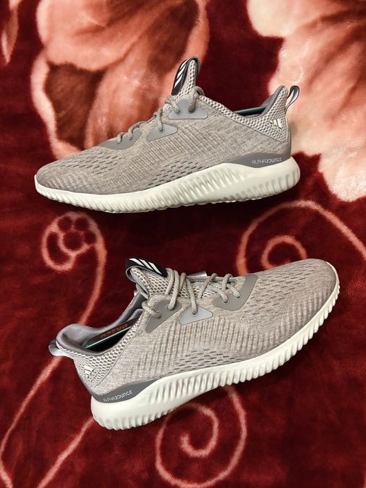 Кроссовки Adidas Alphabounce