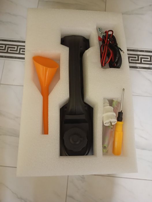 Продаю инверторный генератор Нonda 3000 i.