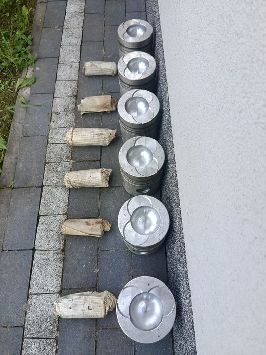 Tłoki do ciężarówki jelcz