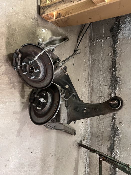 цапфа кулак ступица рычаг mitsubishi outlander  3 2013-