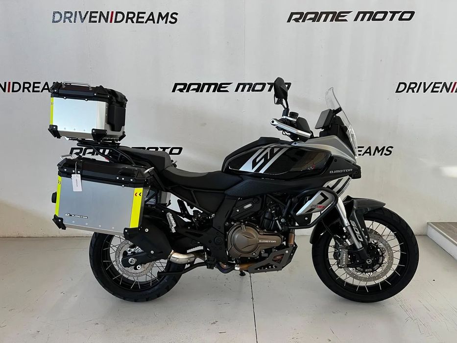 QJ Motor SRT 600SX - 500€ EM EQUIPAMENTO OU VALORIZAÇÃO DE RETOMA OU SEM JUROS. TEST-DRIVE.