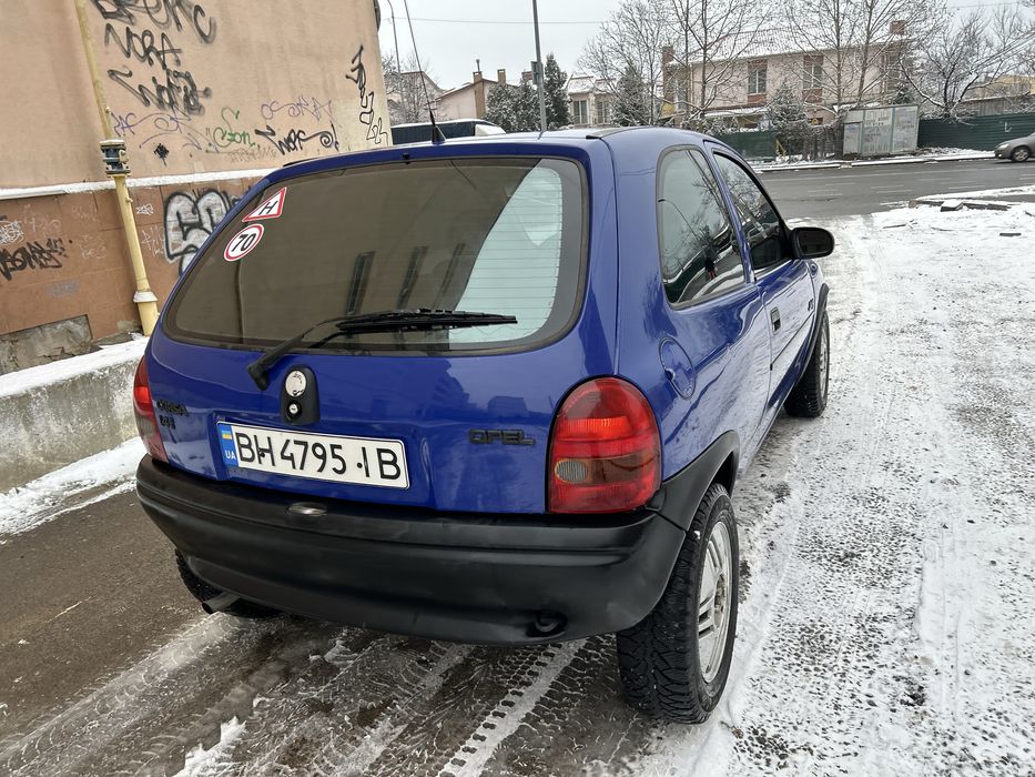 Opel Corsa 1996 avtomat Газ бензин