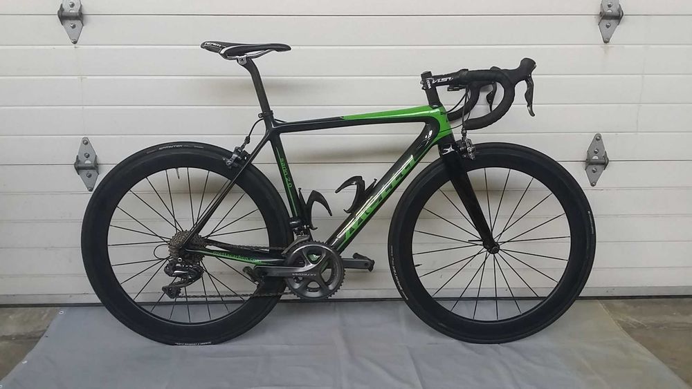 Bicicleta corrida Metta Shimano Ultegra Di2 carbono